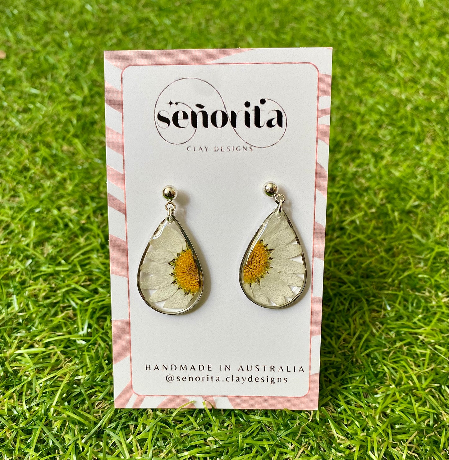 Daisy tear drop earrings