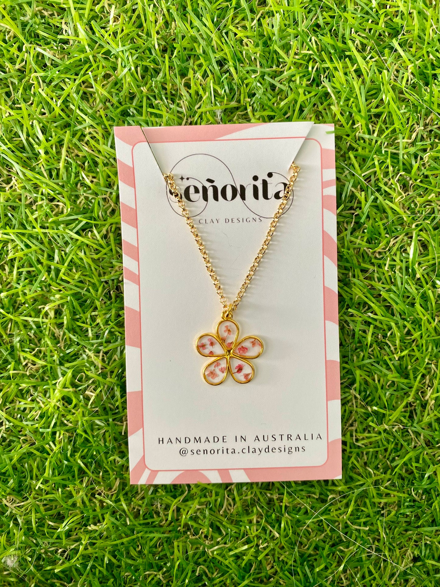 Dried flowers Necklace - Daisy shape