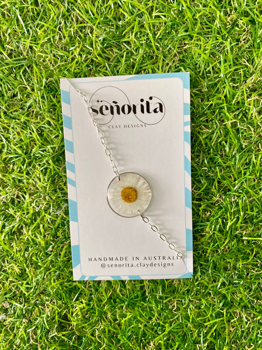 White Daisy Bracelet