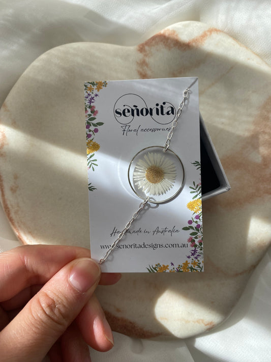 White Chrysanthemum Bracelet